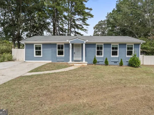 585 Roxbury Dr, Riverdale, GA 30274