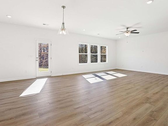 5th image of 6234 Kismet Rd