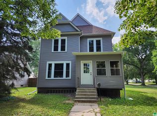 1202 13th St, Onawa, IA 51040