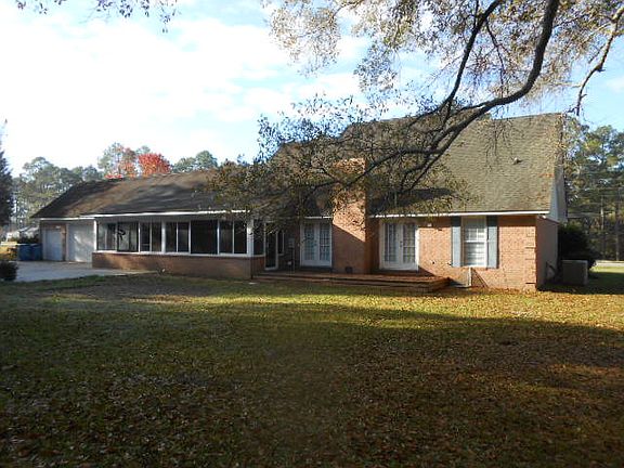 3rd image of 1300 Center Dr