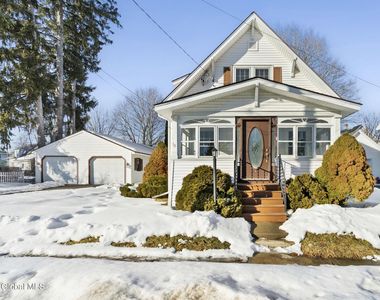 10 Crescent Avenue, Amsterdam, NY, 12010