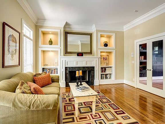 4th image of 3042 Brightwood Ln SE