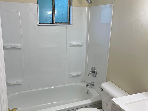 4th image of 2317 Ohio Ave #12