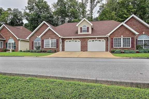 3rd image of 3842 Oakley Pl #3842