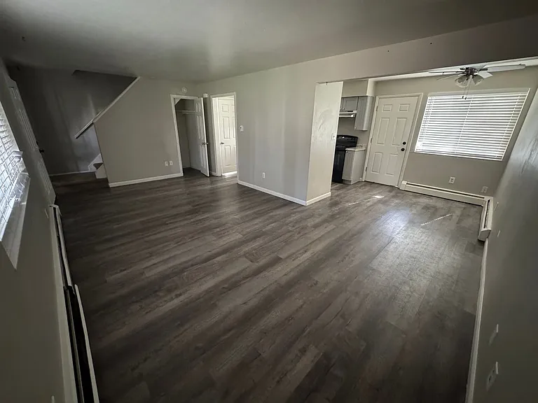 5705 S Pearl St — Photo 24