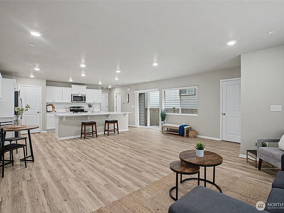 4th image of 3340 Hoffman Hill Blvd