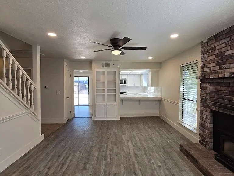 3233 Stanford Ave — Photo 7