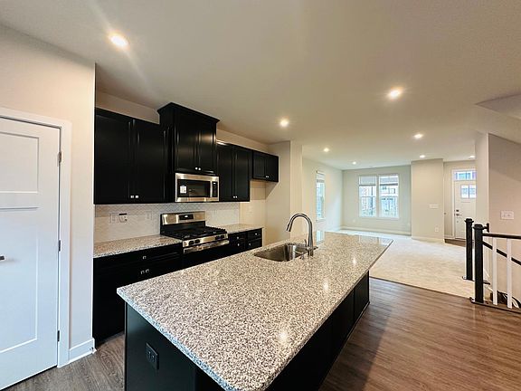 4th image of 9322 Mallard Mills Dr #1