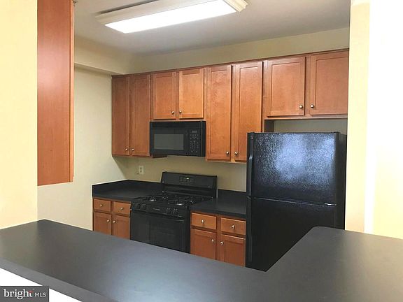 4th image of 4870 Eisenhower Ave Unit 306
