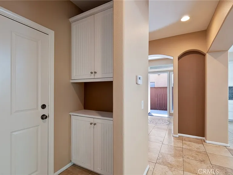 3513 W Hughes Ln — Photo 17