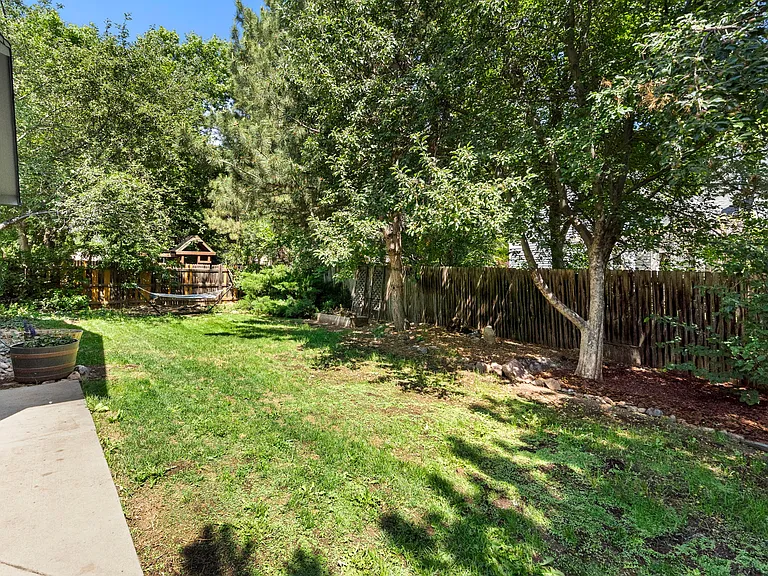 1702 Dora St — Photo 55
