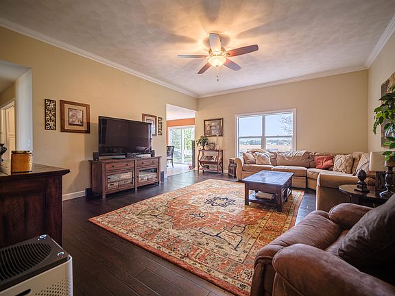 5th image of 5506 Bastian Blvd