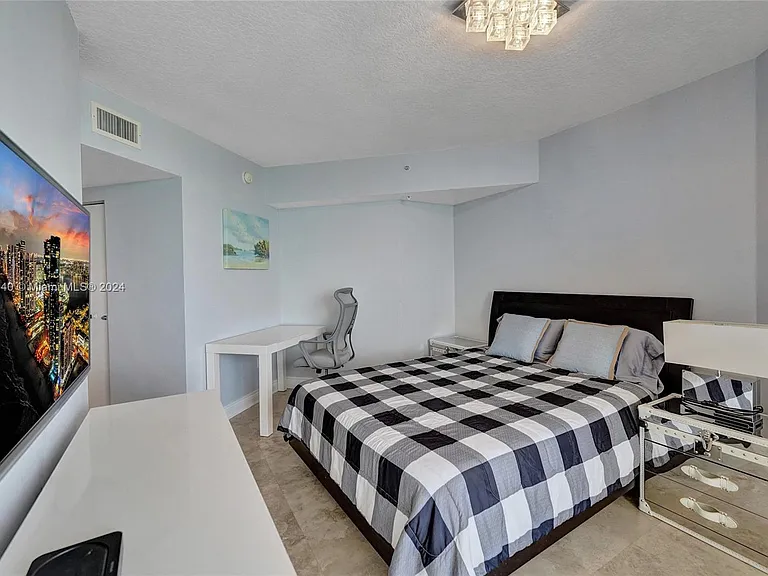 16699 Collins Ave #4106 — Photo 21