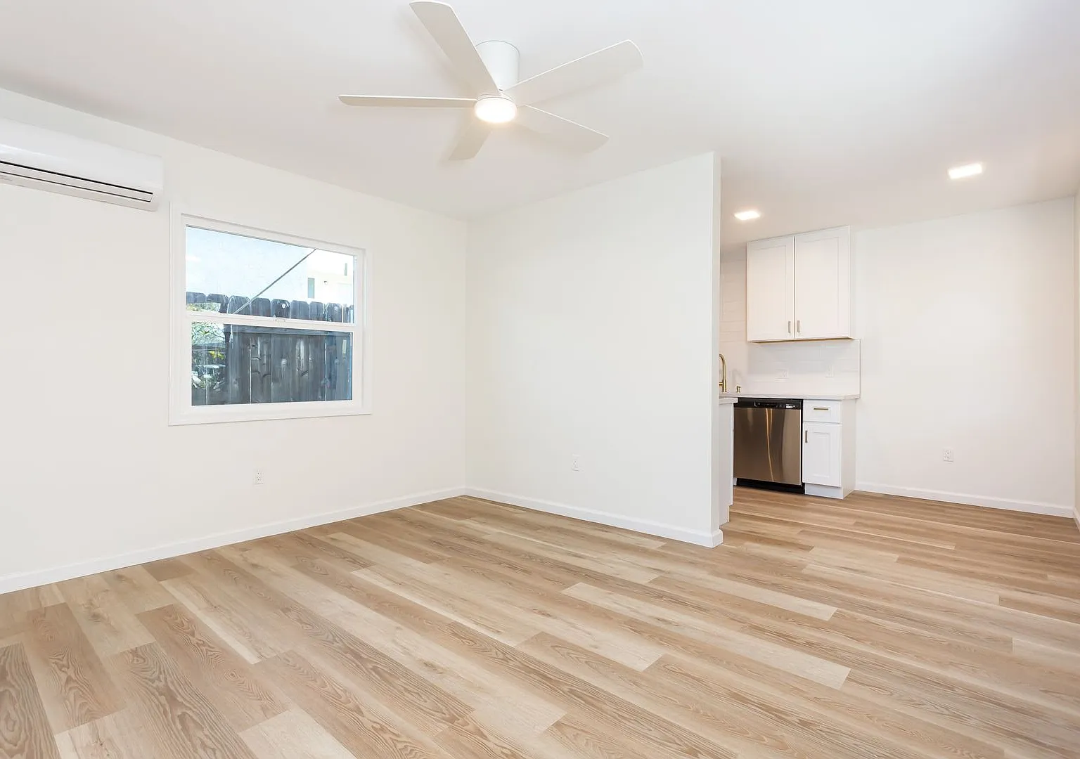 ~Price Dropped Spacious 1-Br Unit In la Mesa With W/D In Unit! — Photo 3