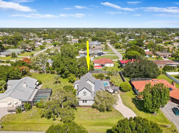 674 SE Hidden River Drive, Port St Lucie, FL 34983