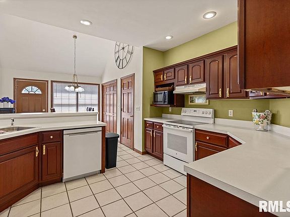 5th image of 1221 Breckenridge Dr