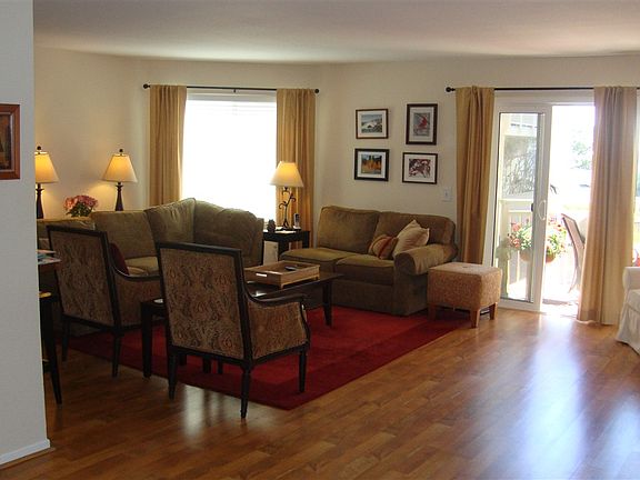 3rd image of 5370-104 La Jolla Blvd #104B