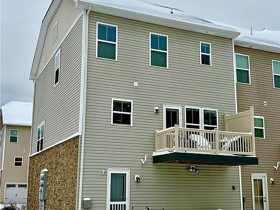 3rd image of 1465 Caymus Ct
