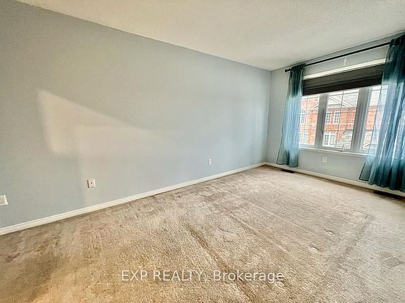 2nd image of 398 Aspendale Cres
