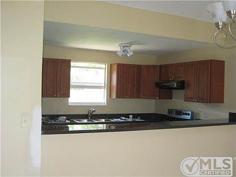 2nd image of 736 W Ocean Ave