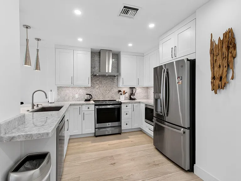 120 N Ocean Blvd #203 — Photo 19