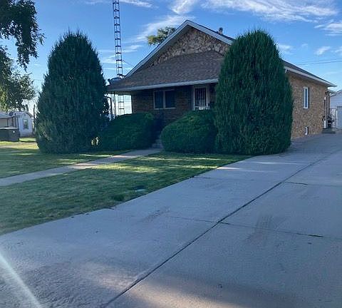 3rd image of 202 4th St