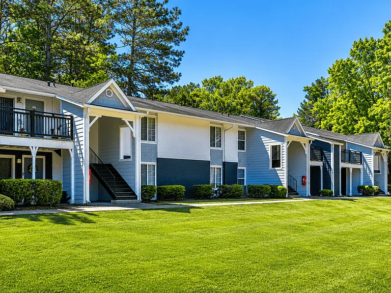 Waters Edge Apartments — Photo 18