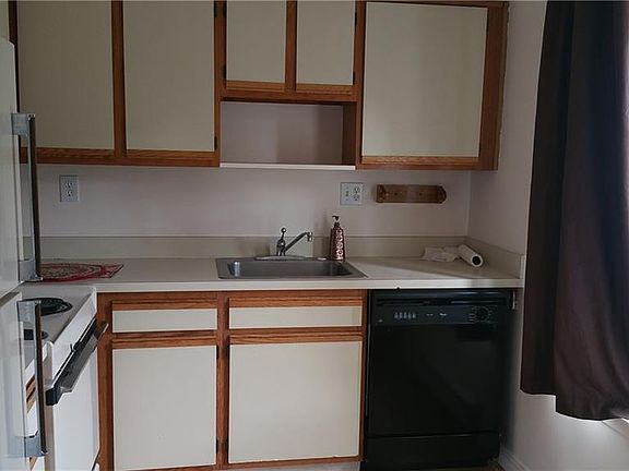 4th image of 136 Candlewood Dr