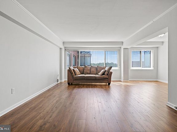 5th image of 4201 Cathedral Ave NW APT 1222E