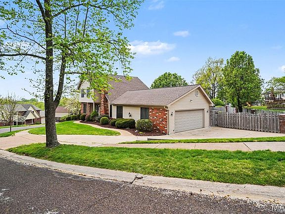 3rd image of 5022 Amber Place Dr