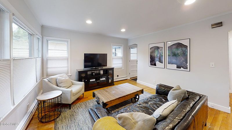 2nd image of 207 Regent Street