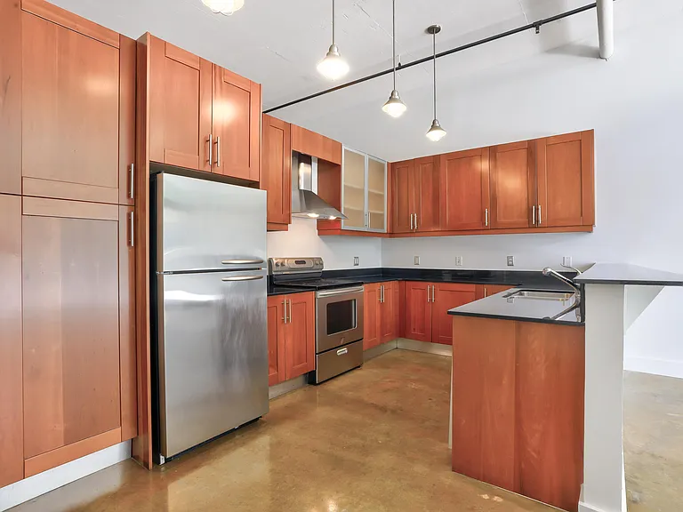 180 NE 4th Ave #204 — Photo 11