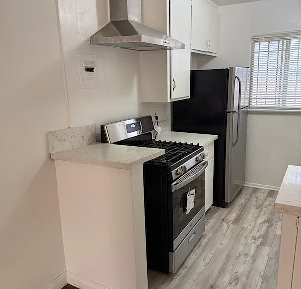 3658 Mentone Ave #4 — Photo 8