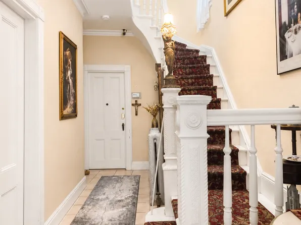 (undisclosed Address), Weehawken, NJ 07086
