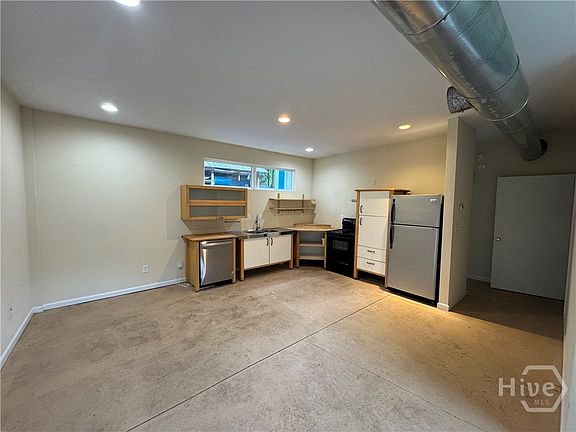 3rd image of 283 Athens Ave