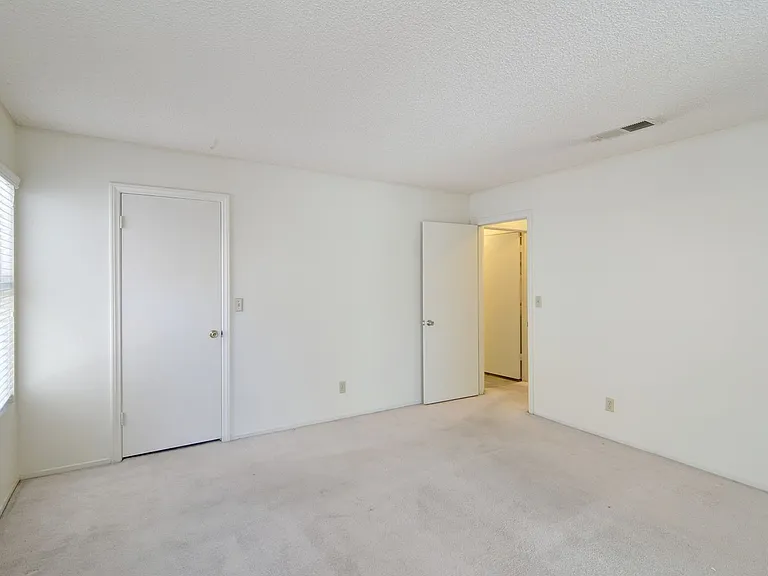 217 S White Cloud Cir — Photo 5