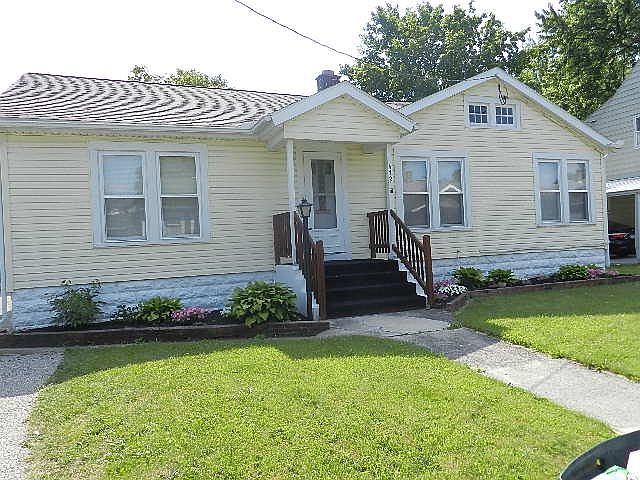 1st image of 472 Elmwood Dr