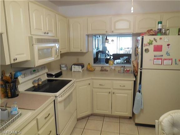 3rd image of 7073 Cedarhurst Dr