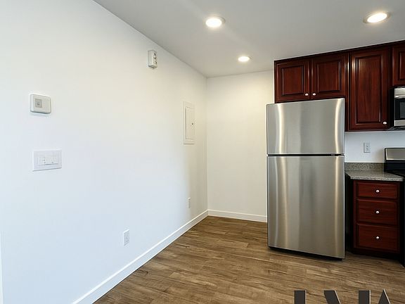 3rd image of 335 W 79th St #333.25
