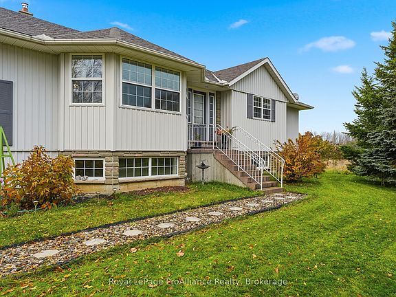 2nd image of 3158 Victoria Rd