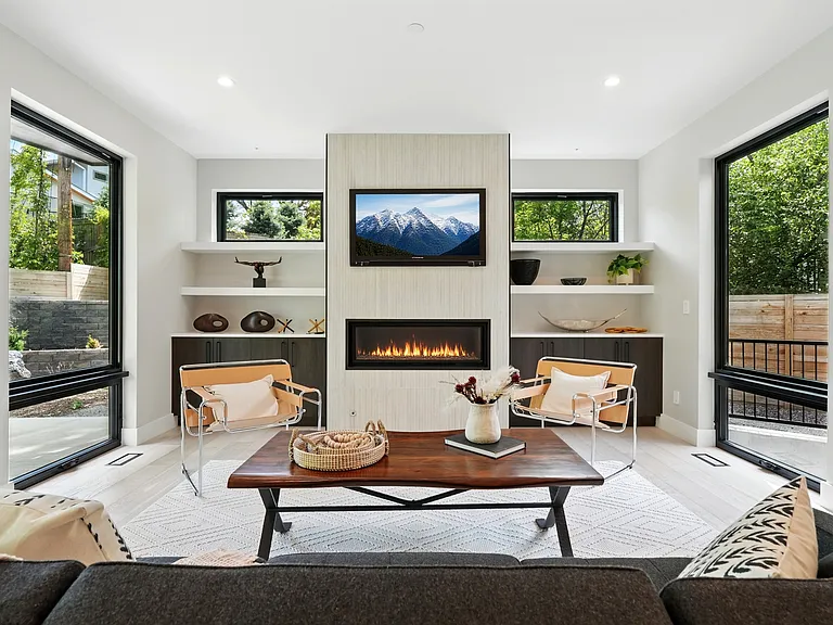 2860 Table Mesa Dr — Photo 17