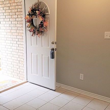 2nd image of 313 Robinhood Dr