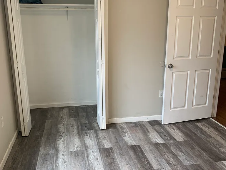 bedroom/closet