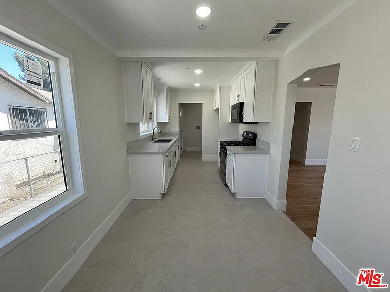 8640 Baring Cross St — Photo 6