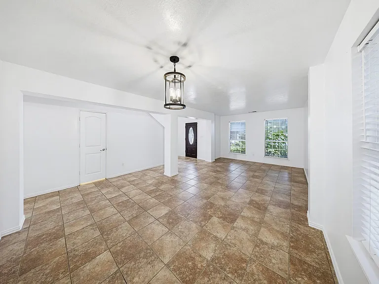 16130 Coleburn Dr — Photo 10