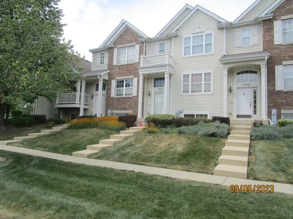 926 Emerald Dr, Hampshire, IL 60140