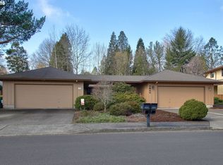 7911 SW Skyhar Dr, Portland, OR 97223