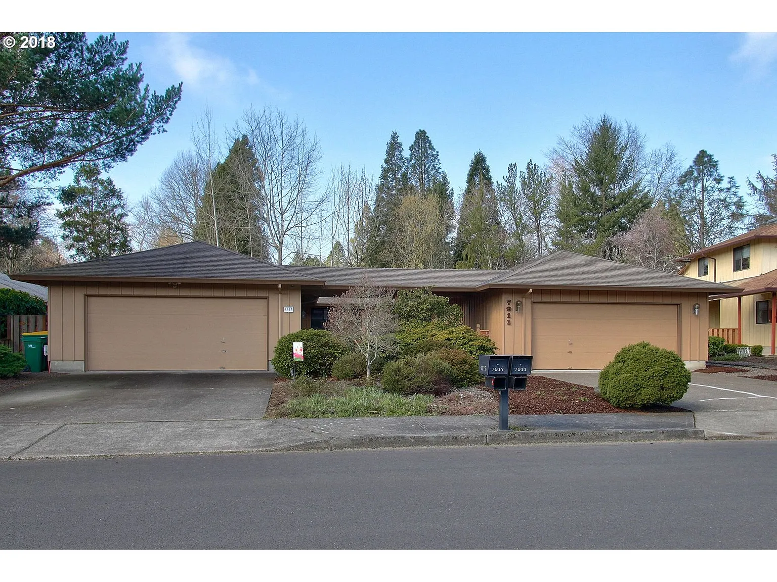 7911 SW Skyhar Dr photo 1