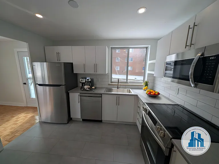 216 Essex Ave — Photo 16