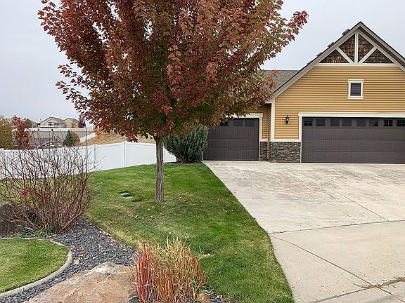 2nd image of 1032 S McMillan Ct